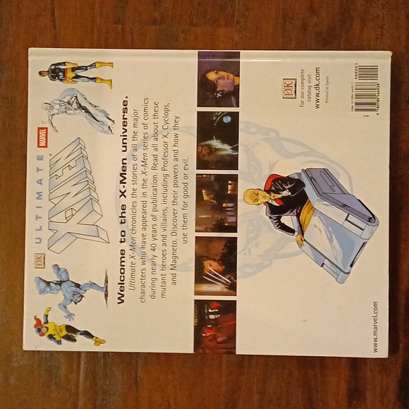 Ultimate X-Men Book by Peter Sanderson - Picture 2 of 6